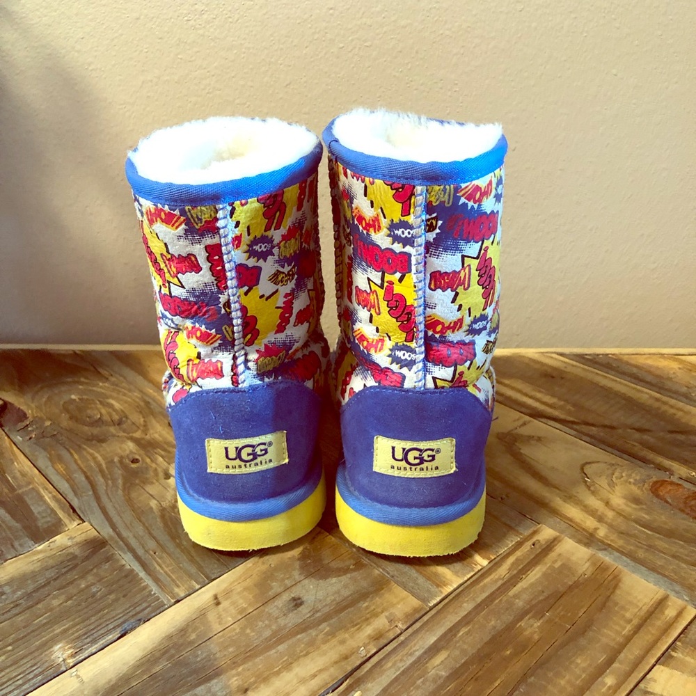 Rare short child size 4 UGG boots